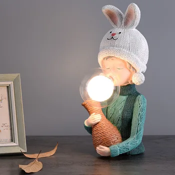 Скандинавска Момиче Скулптура Настолна Лампа Сладък Карикатура Спалня Нощни Лампа От Смола Стъклена Лампа Бутон За Превключване На Декоративна Настолна Лампа D 2